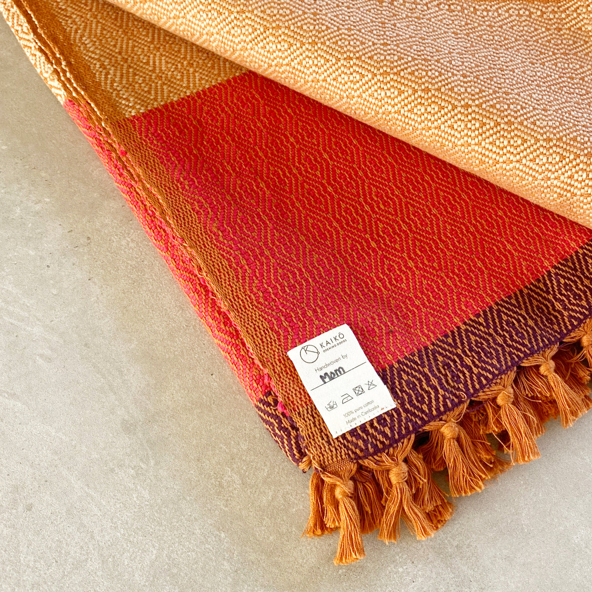 The Saffron Throw | 100% pure cotton | High Quality Handwoven Throw I Sustainable I Kaikô