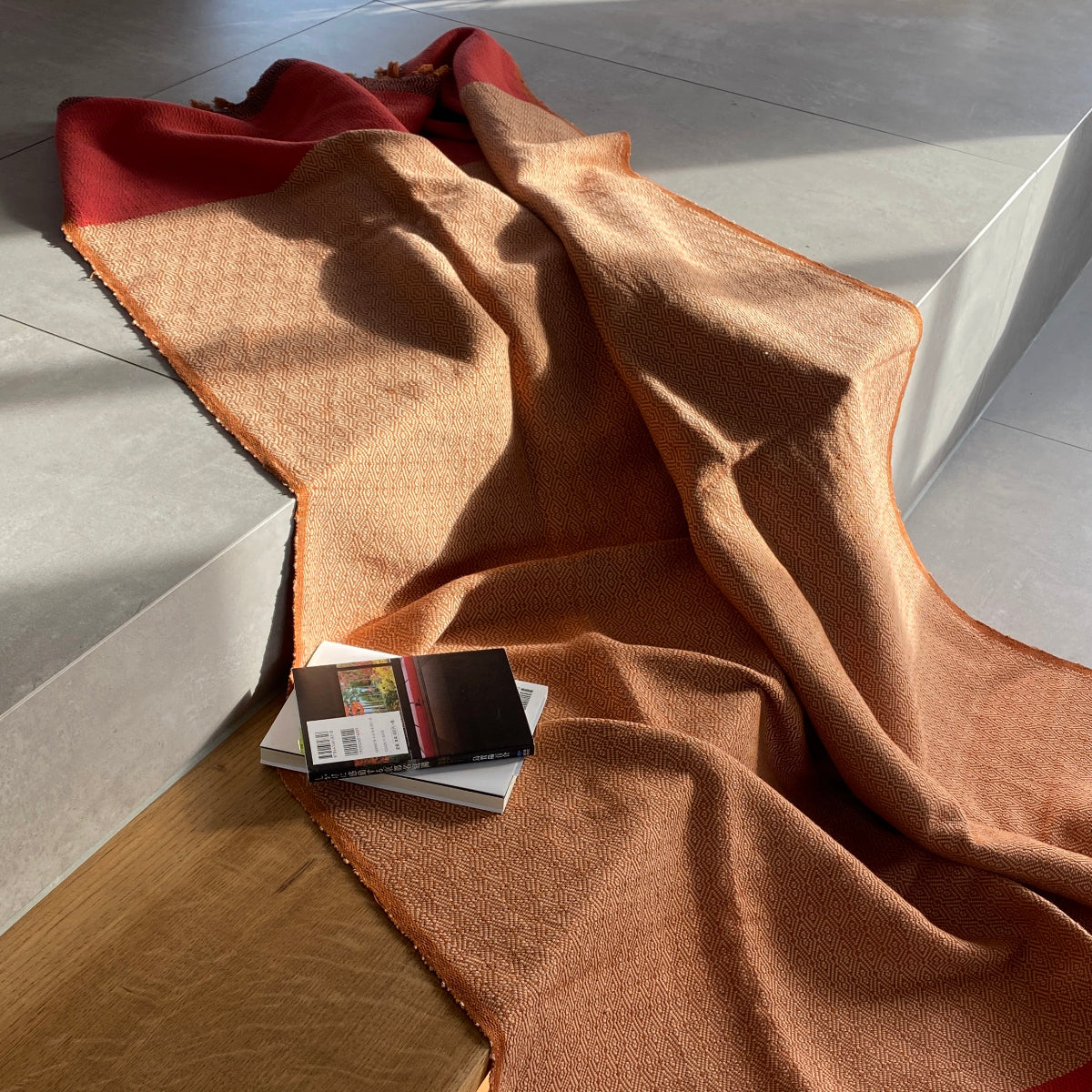 The Saffron Throw | 100% pure cotton | The Saffron Throw | 100% pure cotton | High Quality Handwoven I Sustainable I Kaikô