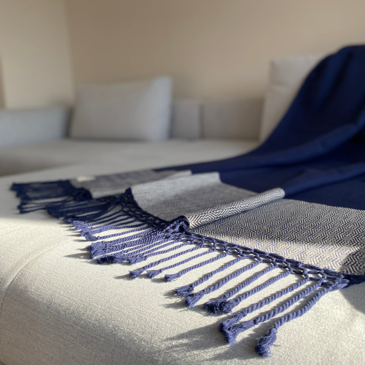 The Phnom Throw | 100% pure cotton | High Quality I Handwoven Natural Throw I Sustainable Artisan-made I Kaikô